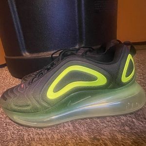 Air Max 720 Black Volt